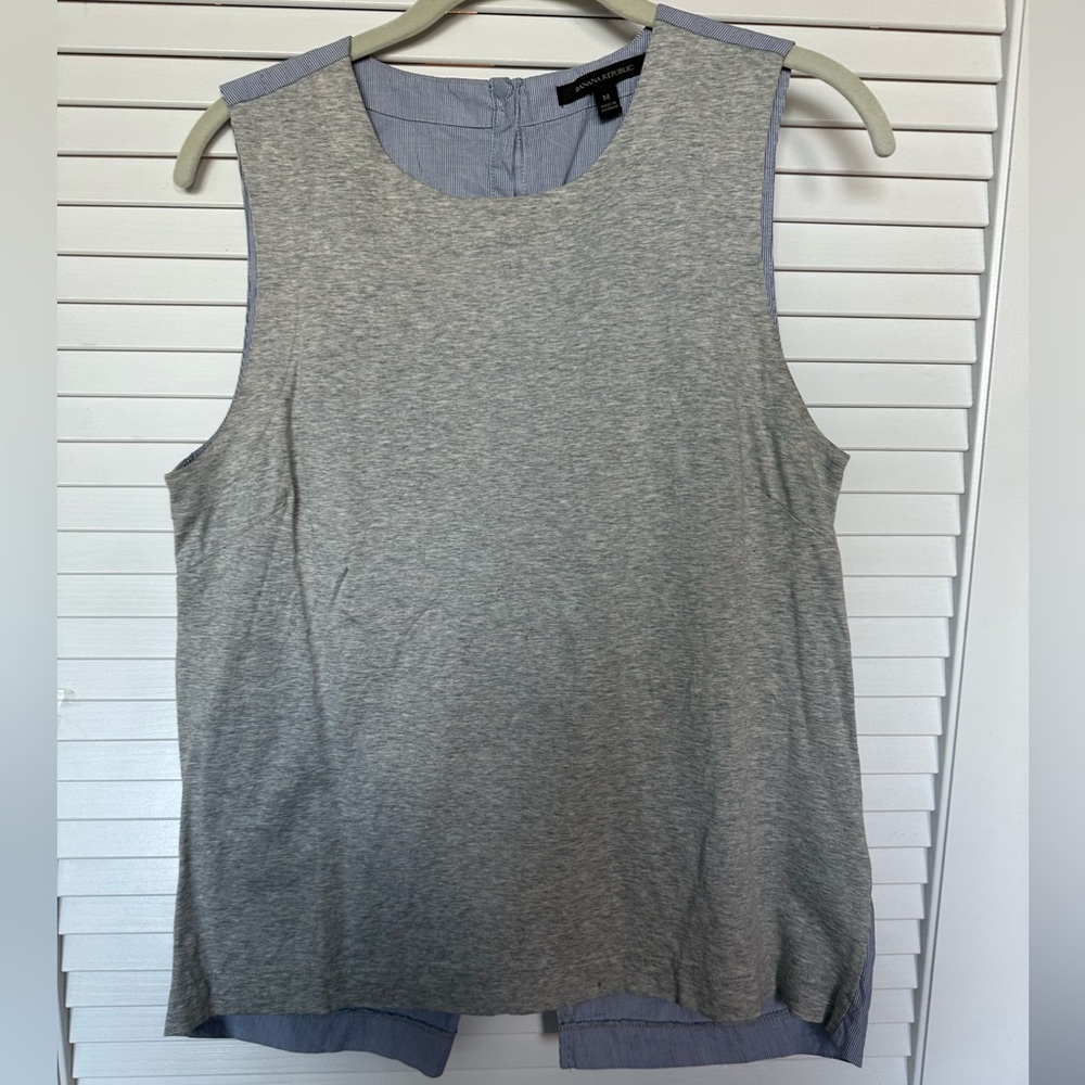 Banana Republic button back sleeveless top
